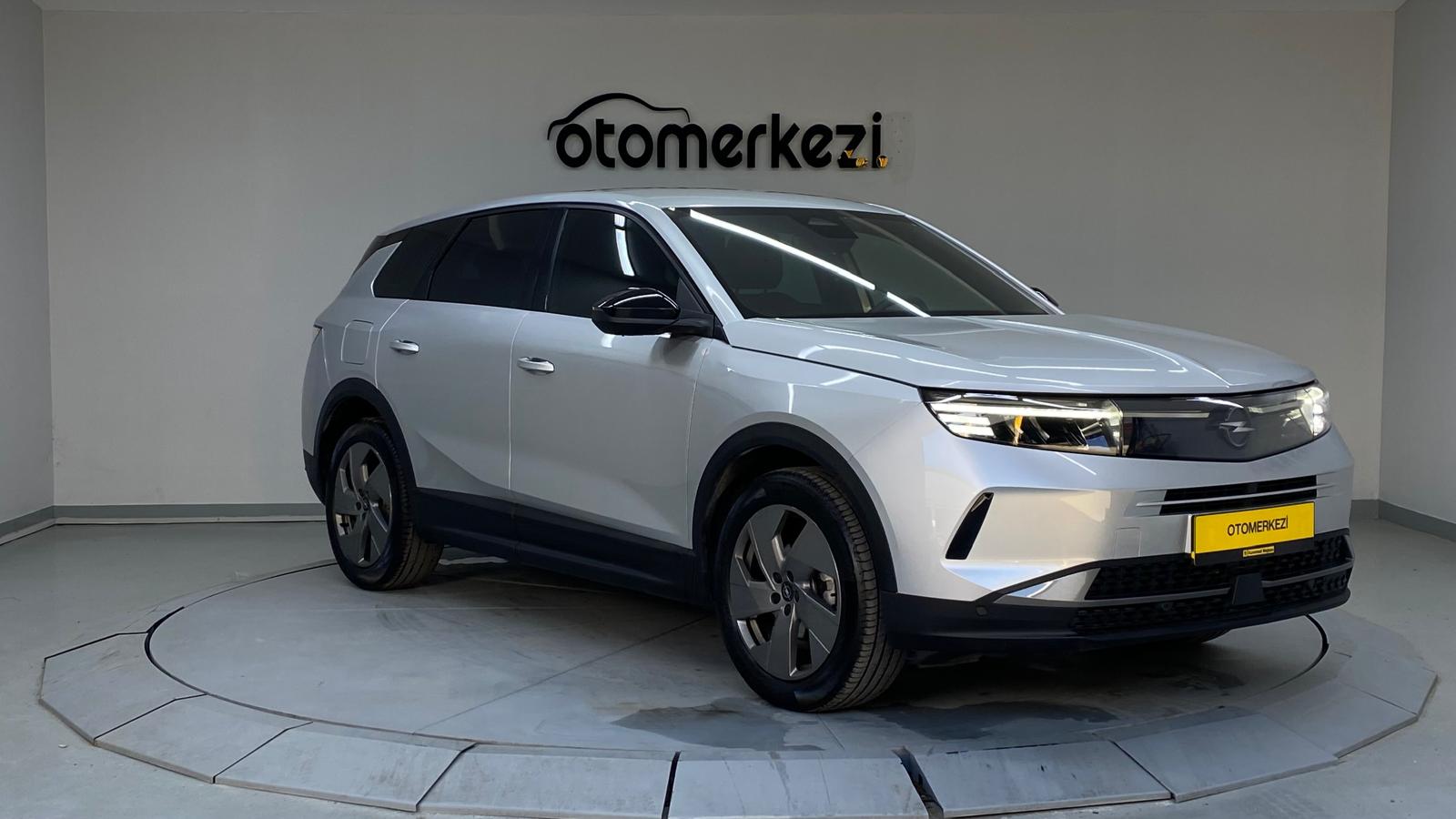 OPEL GRANDLAND 5